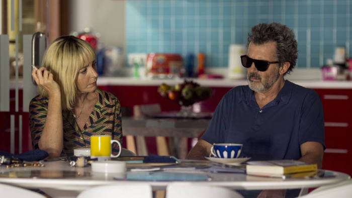 Antonio Banderas and Nora Navas in Pain and Glory (Dolor y gloria), directed by Pedro Almodóvar and reviewed at Riot Material magazine.